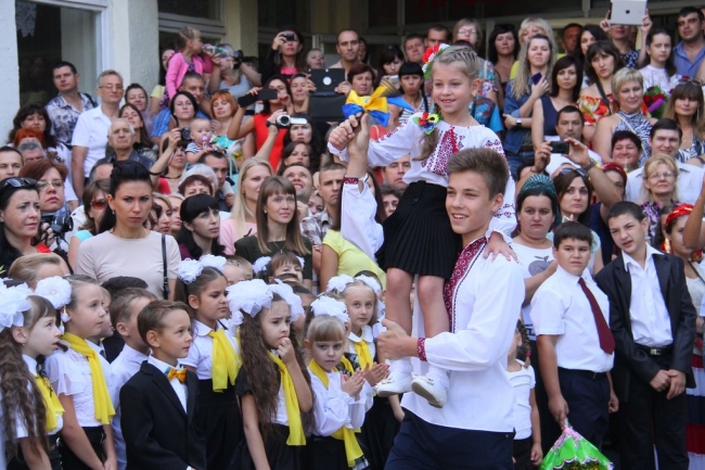 У Мелітополі 13 тисяч дітей сіли за парти - фото 14