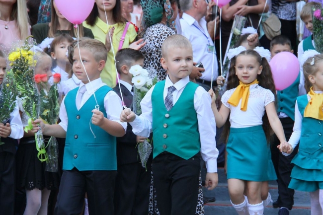 У Мелітополі 13 тисяч дітей сіли за парти - фото 4