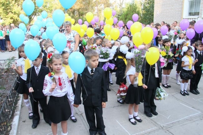 У Мелітополі 13 тисяч дітей сіли за парти - фото 8
