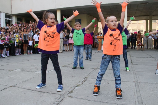 У Мелітополі 13 тисяч дітей сіли за парти - фото 9