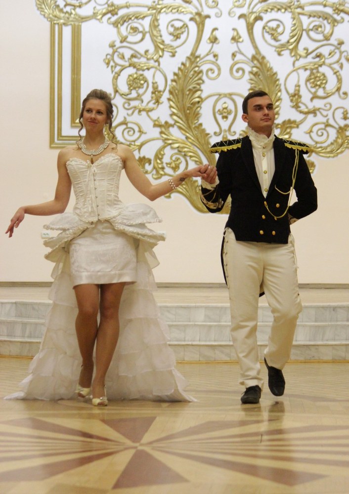 Як "аристократи" "ЛНР" танцювали у перуках на балу (ФОТО) - фото 2