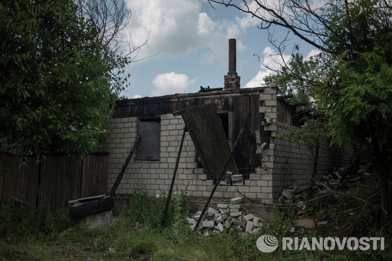 Недитячі іграшки дітей Донбасу: Страшні фото наслідків війни у Горлівці (ФОТО) - фото 2