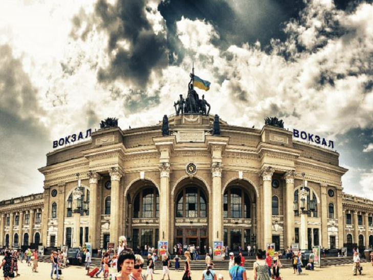 15 найкрасивіших залізничних вокзалів Украины - фото 11
