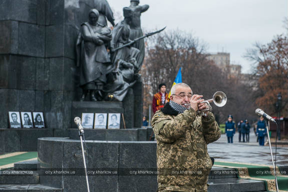 У Харкові вшанували пам'ять героїв Небесної Сотні і воїнів АТО - фото 9