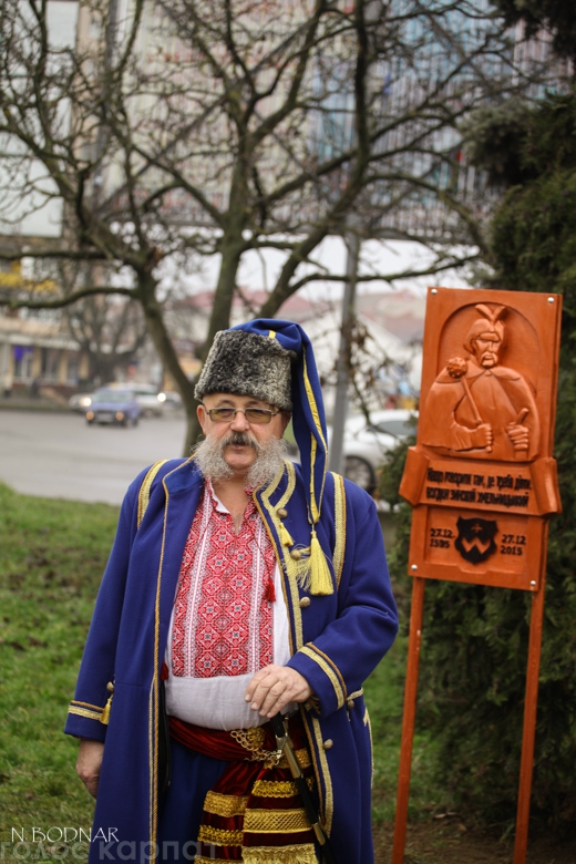 В Ужгороді встановили пам’ятний знак Богдану Хмельницькому  - фото 1