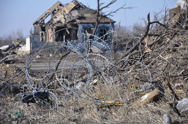 Що лишилось від села Нікішиного під контролем "ДНР" (ФОТО) - фото 7