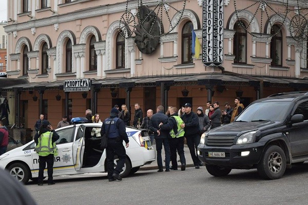 У Дніпропетровські нові поліцейські затримали втікача "носом в асфальт" - фото 2