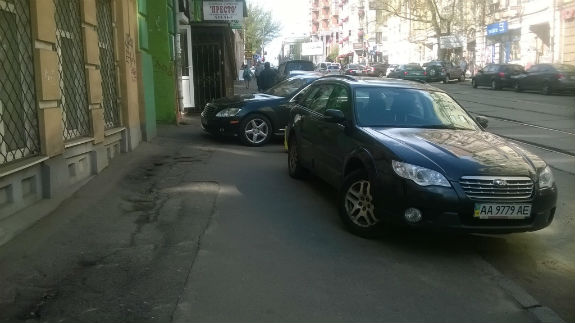 У Києві водій авто з номером "ВР" став переможцем конкурсу "Паркуюсь, як жлоб" - фото 2