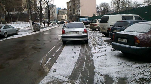 У Києві водій став лауреатом конкурсу "Паркуюсь, як жлоб" - фото 2