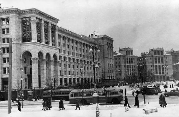 Як виглядала головна площа України взимку 1954 року  - фото 1