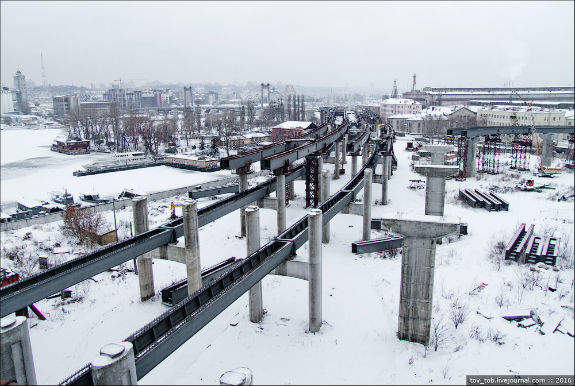 Краса і злидні Подільського мосту у Києві  - фото 1