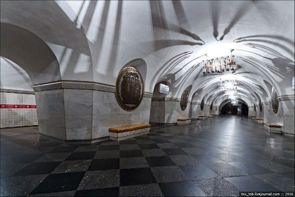 Зачароване метро Києва: як виглядають станції вночі  - фото 7