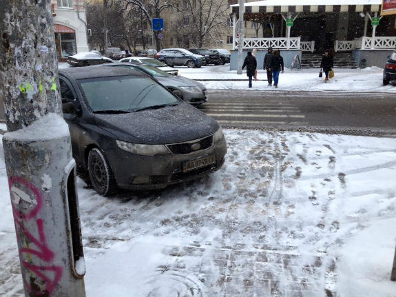 У Києві водій став переможцем конкурсу "Паркуюсь, як жлоб" - фото 1