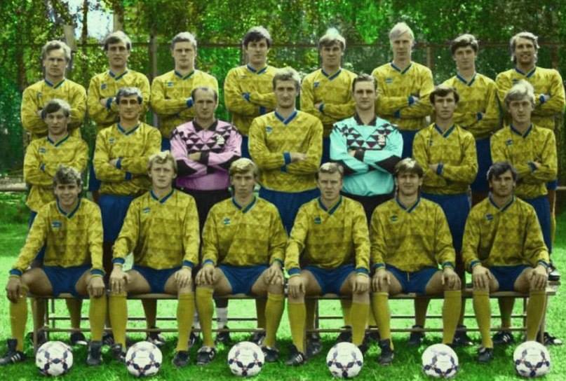 Ретро дня: Як виглядала патріотична форма "Динамо" 23 роки тому (ФОТО) - фото 1