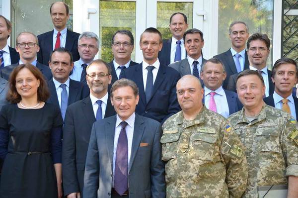 Делегація Політико-безпекового комітету ЄС відвідала Донеччину  - фото 4