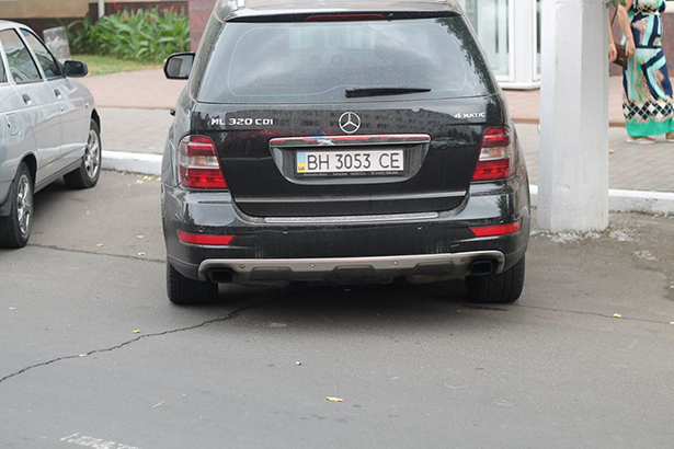 Як "чесні" прокурори Одещини добирались на тестування на дорогих автівках - фото 24