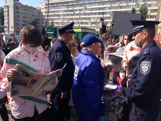 Активісти-"зомбі" розповіли, де знайти "вату" у Києві - фото 2