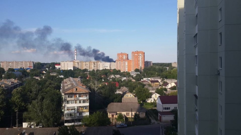 На Київщині знову пожежа: Горів машинобудівний завод (ФОТО) - фото 2