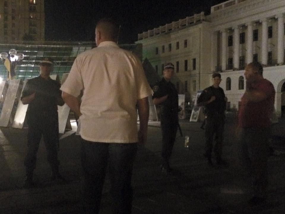 На Майдані невідомі знесли намети, міліція оточила територію (ФОТО) - фото 2