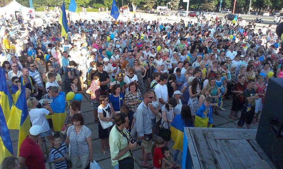 Як Аваков, Ляшко і Турчинов зіпсували парад на честь річниці визволеня Маріуполя від "ДНР" (ФОТО) - фото 10