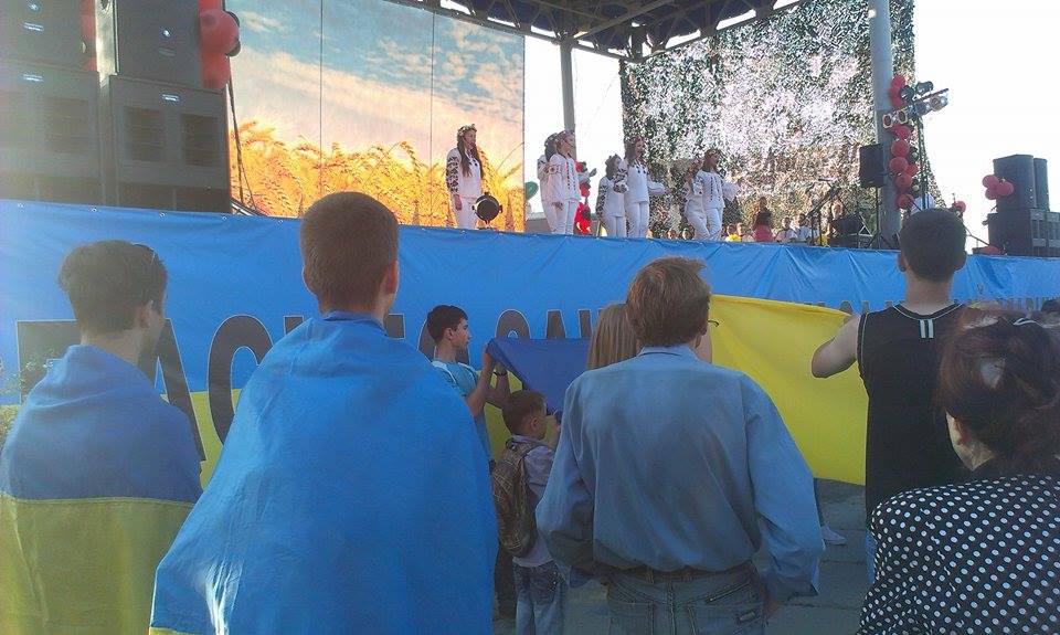 Як Аваков, Ляшко і Турчинов зіпсували парад на честь річниці визволеня Маріуполя від "ДНР" (ФОТО) - фото 11