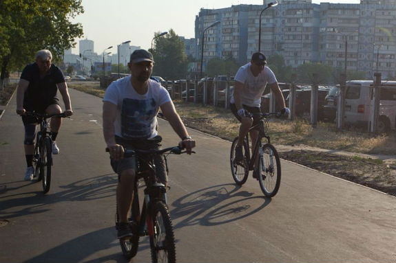 Як Кличко випробовував велодоріжку з Троєщини в центр міста (ФОТО) - фото 4