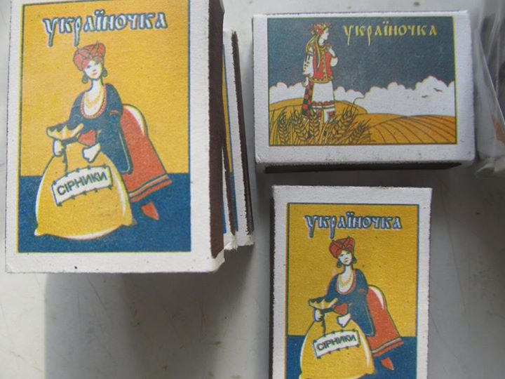 У Росії виготовляють жовто-блакитні сірники із українками у вишиванках - фото 2