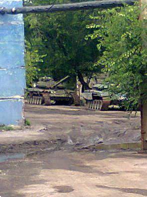 У Донецьку терористи ховають танки біля могильника з радіоактивними відходами - фото 1