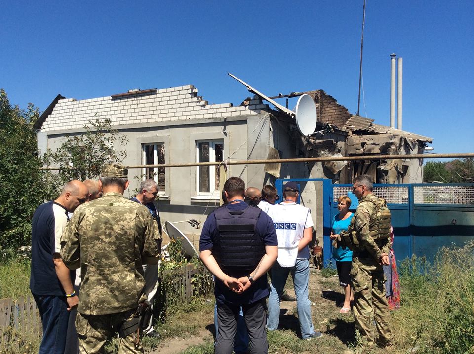 Як виглядає Станиця Луганська після безперервних обстрілів (ФОТО) - фото 2