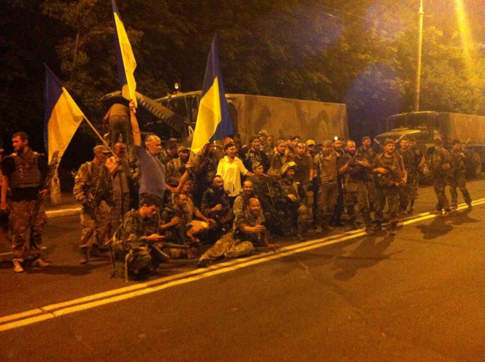 Батальйон "Донбас" залишає Широкине (ФОТО) - фото 1
