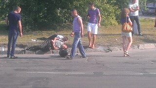 У Львові мотоцикліст чудом вижив у ДТП - фото 1