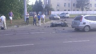 У Львові мотоцикліст чудом вижив у ДТП - фото 2