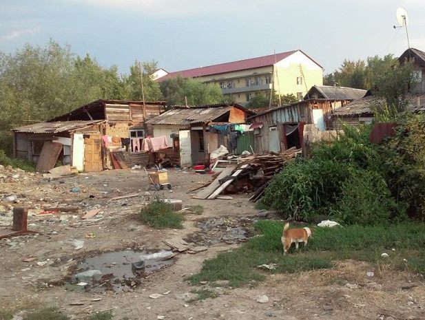 В Ужгороді хотіли спалити ромський табір - фото 1
