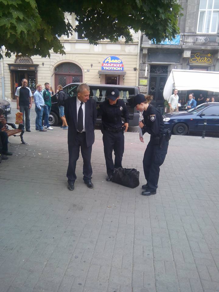 Нова поліція у центрі Львова затримала п'яницю - фото 1