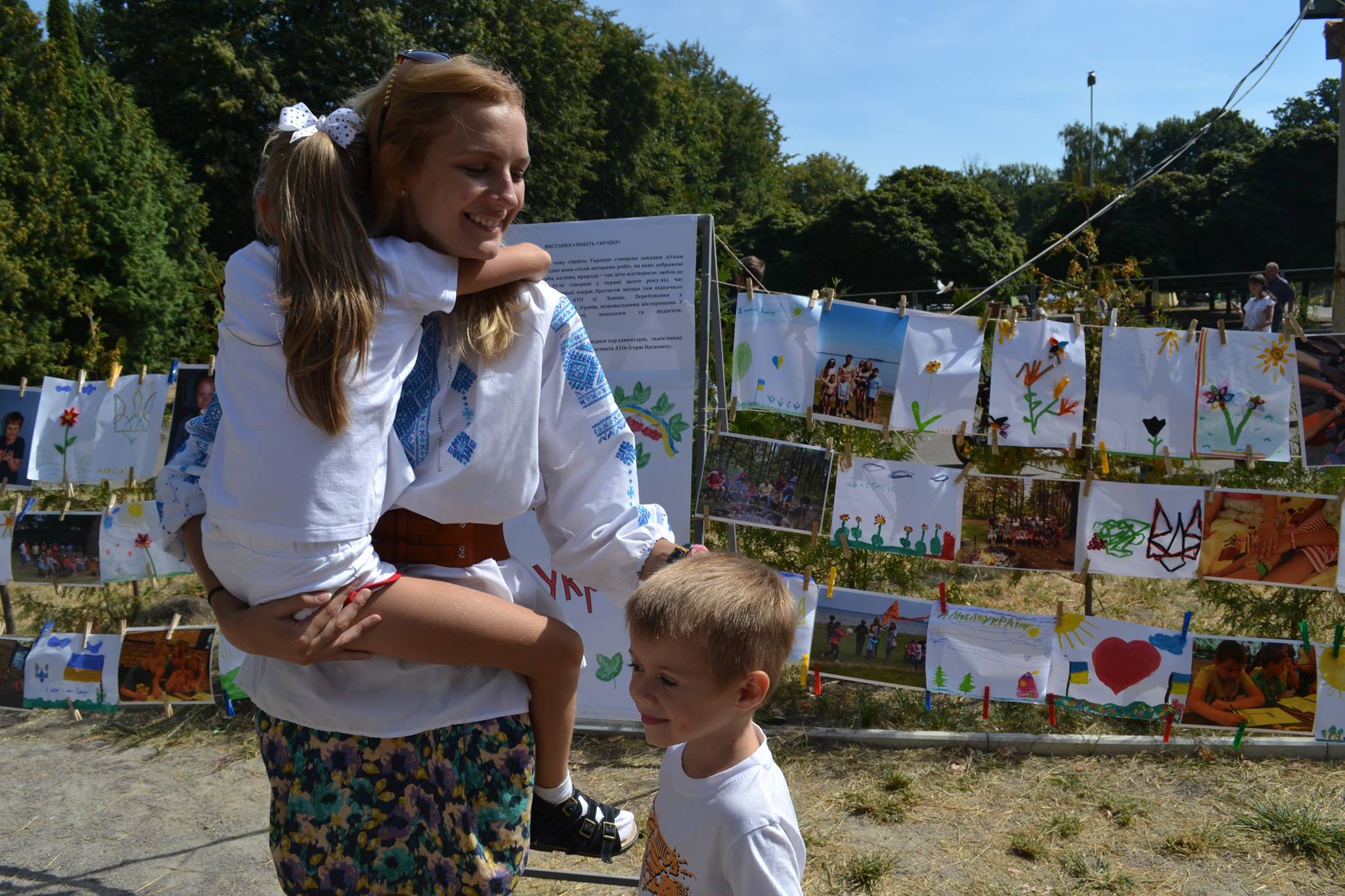 У Львові діти учасників АТО намалювали любов до України - фото 2