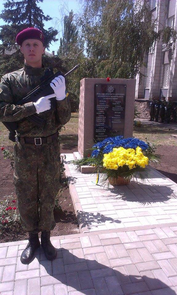 У Маріуполі відкрили стелу пам'яті загиблим за незалежність України міліціонерам (ФОТО) - фото 3