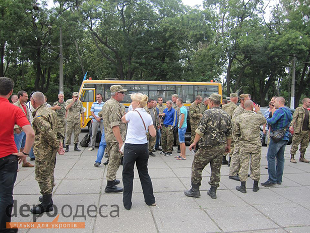 В Одесу повернулися бійці окремого 18 батальону з-під Маріуполя - фото 3