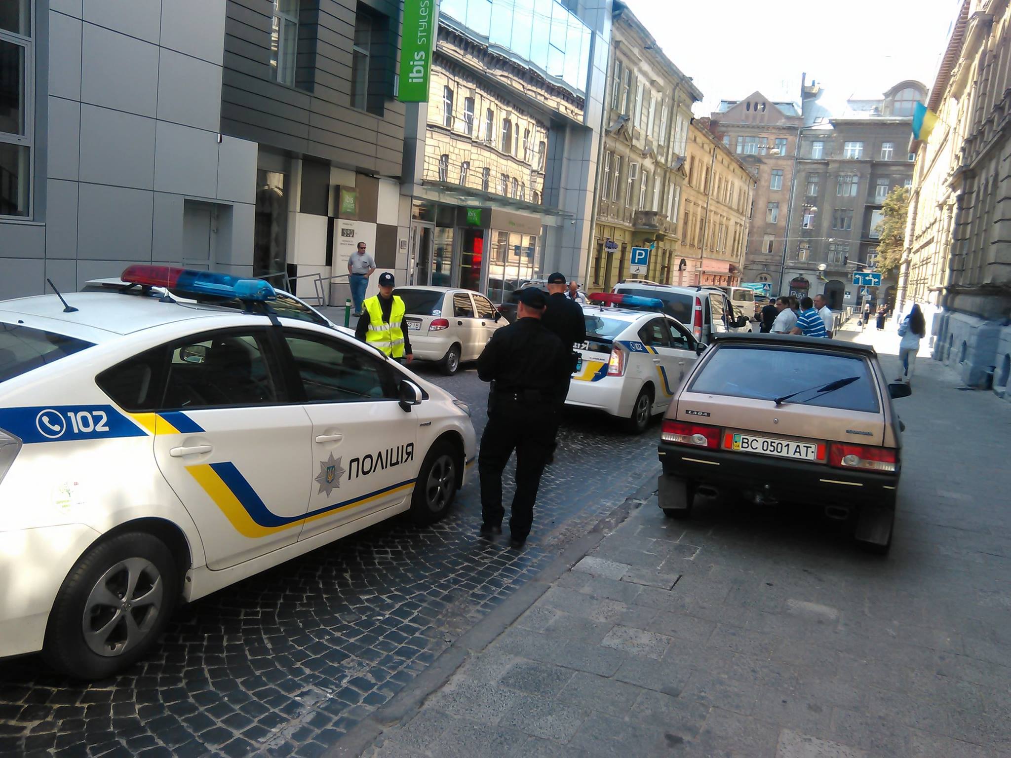 Нова патрульна поліція Львова пошкодила перше авто - фото 2