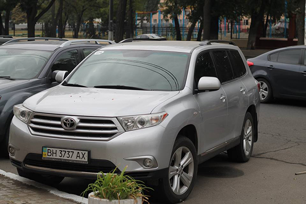Як "чесні" прокурори Одещини добирались на тестування на дорогих автівках - фото 19