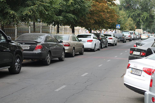 Як "чесні" прокурори Одещини добирались на тестування на дорогих автівках - фото 11