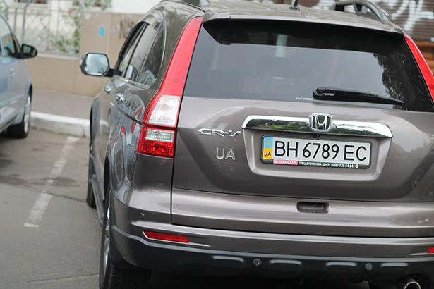 Як "чесні" прокурори Одещини добирались на тестування на дорогих автівках - фото 5