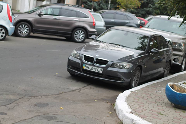 Як "чесні" прокурори Одещини добирались на тестування на дорогих автівках - фото 25