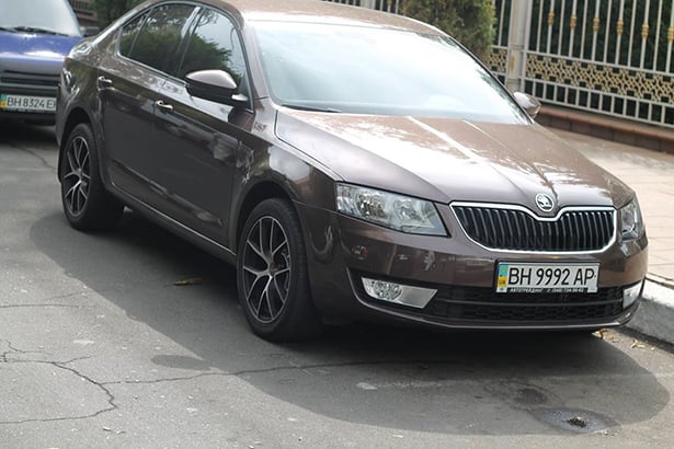 Як "чесні" прокурори Одещини добирались на тестування на дорогих автівках - фото 4