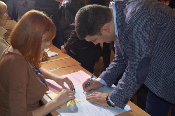 Гройсман у Вінниці налякав зривом виборів на Донбасі - фото 1