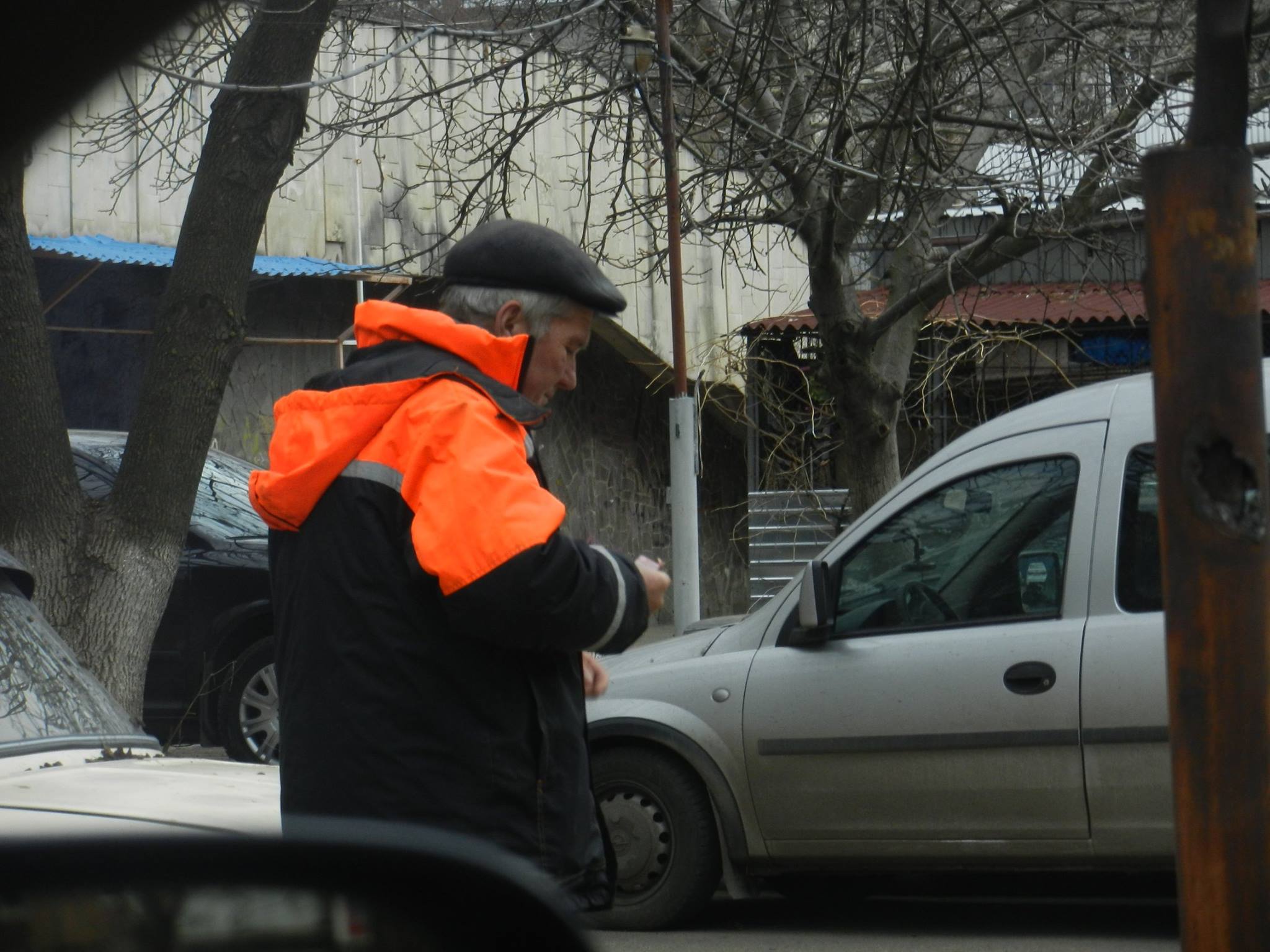 У Миколаєві продовжує працювати "демонтована" незаконна стоянка