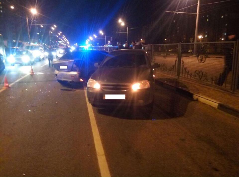 На проспекті Гагаріна три авто не поділили дорогу: є постраждалі  - фото 3