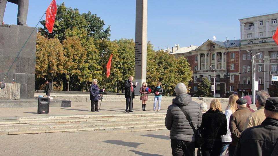 В "ДНР" комуністи зібралися на мітинг на підтримку бойовиків - фото 4