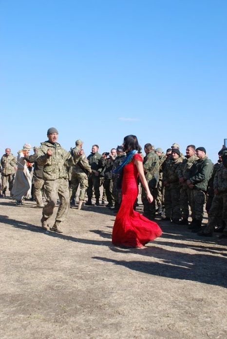 На Сході бійців 128-ї бригади вітали з Днем захисника України - фото 2