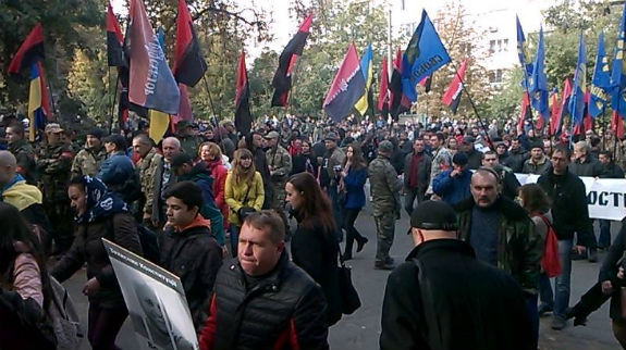Марш націоналістів  дістався до Лук’янівського СІЗО (ФОТО) - фото 3