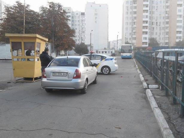 Нова поліція Одеси доглядає за робою "старих ДАІшників" - фото 4